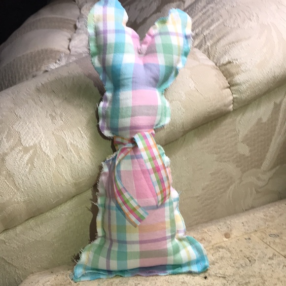 🎉🎉🎉 CLOSET CKEAR OUT 🎉🎉🎉Farmhouse Bunnies (Set of 3) - Picture 5 of 5